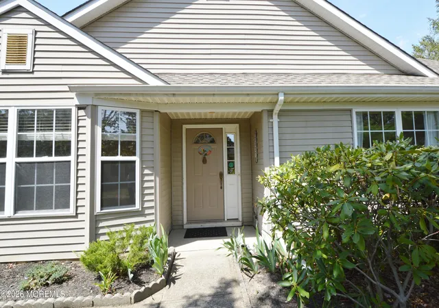 Homes for sale in Toms River, NJ | 2337 E Ashfield Ct, Toms River, NJ 08755 | MLS# 22610286