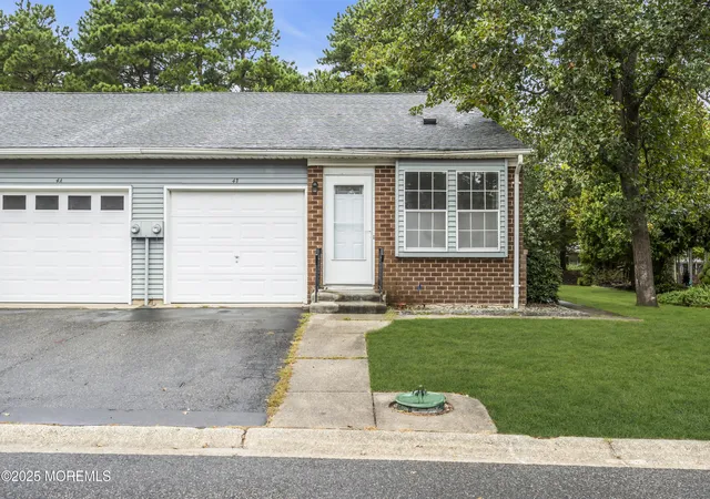 Homes for sale in Whiting, NJ | 4b Pembroke Ln #52, Whiting, NJ 08759 | MLS# 22610557