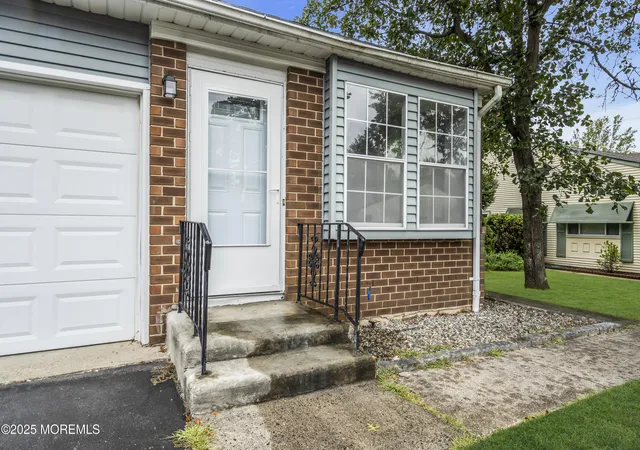 3rd image of 4B Pembroke Ln #52, Whiting, NJ 08759 | MLS# 22610557