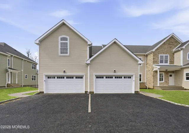 Homes for sale in Farmingdale, NJ | 18 Remington Ct, Farmingdale, NJ 07727 | MLS# 22610972