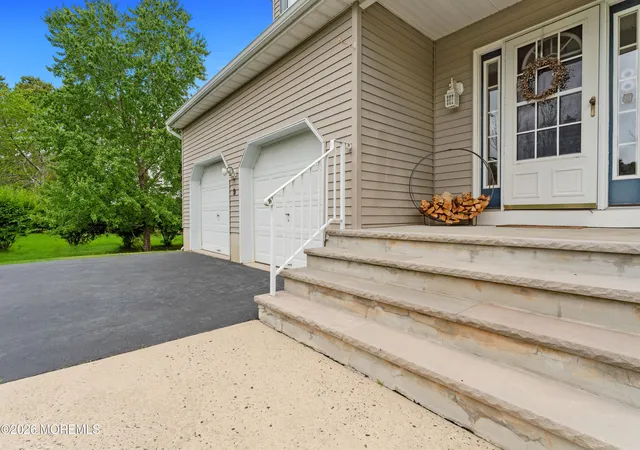 Photo 3 of Single family home for sale at 9 Mary Beth Ln, Jackson, NJ 08527 | MLS# 22612469 | Listing updated on 2026-07-26