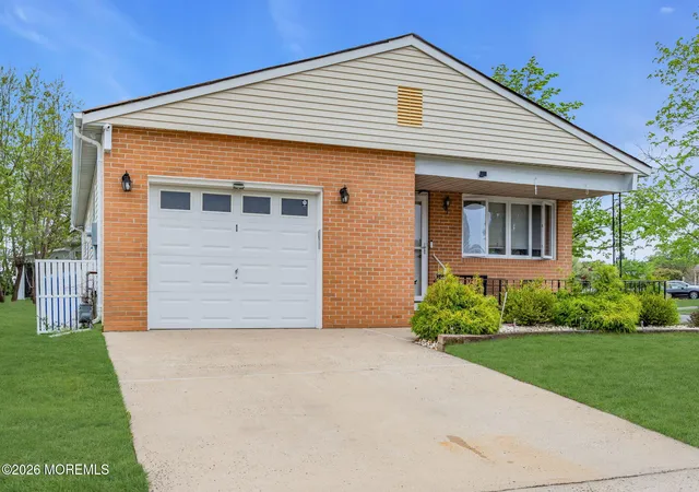 Photo 3 of Single family home for sale at 1 Speighstown Pl, Toms River, NJ 08757 | MLS# 22611008 | Listing updated on 2026-09-17