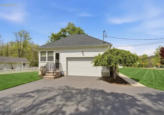 4th image of 17 Church Ln, Manalapan, NJ 07726 | MLS# 22610837