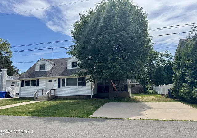 Photo 3 of Sale Pending at 137 Main Bayway, Toms River, NJ 08753 | MLS# 22611168 | Listing updated on 2026-08-01