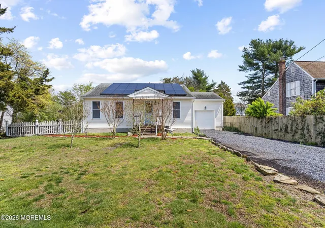 Homes for sale in Tuckerton, NJ | 389 Bay Ave, Tuckerton, NJ 08087 | MLS# 22611133