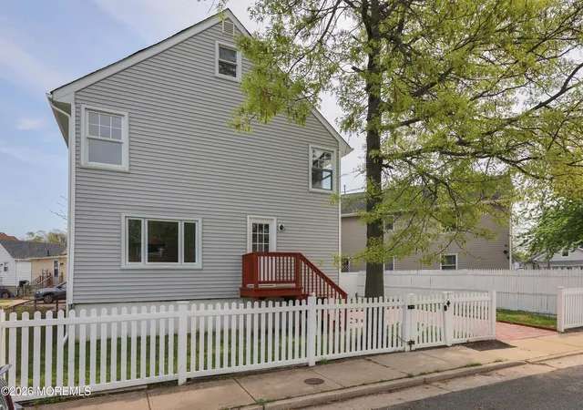 Homes for sale in Keansburg, NJ | 136 Raritan Ave, Keansburg, NJ 07734 | MLS# 22611523