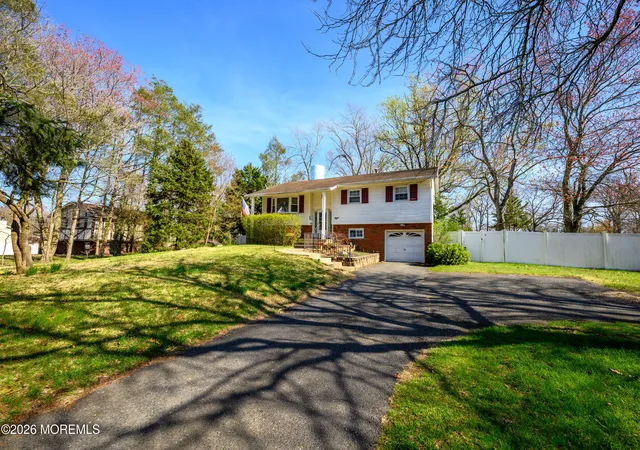 Homes for sale in Manalapan, NJ | 8 Holiday Rd, Manalapan, NJ 07726 | MLS# 22613254