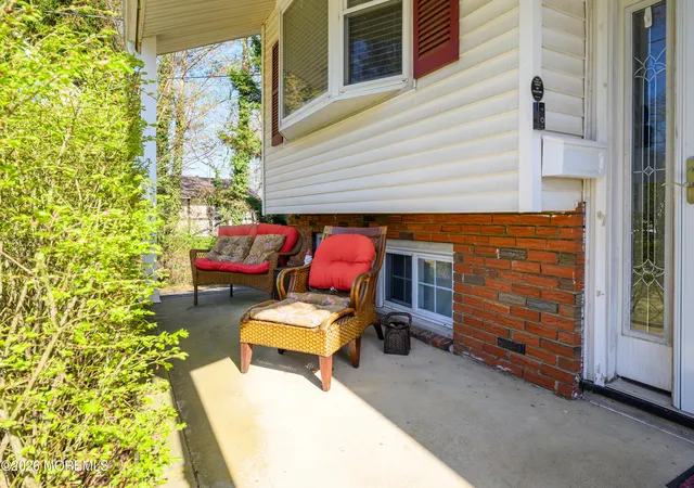 Homes for sale in Manalapan, NJ | 8 Holiday Rd, Manalapan, NJ 07726 | MLS# 22613254