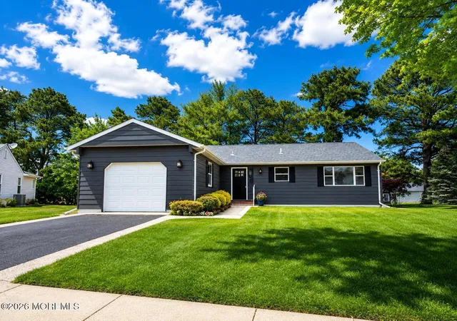 Homes for sale in Toms River, NJ | 9 Gramercy Ct, Toms River, NJ 08757 | MLS# 22611205