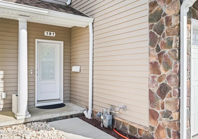 Homes for sale in Keyport, NJ | 191 Chingarora Ave, Keyport, NJ 07735