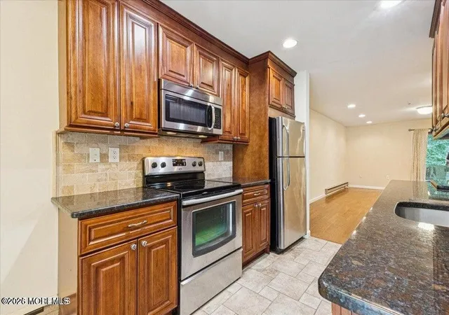 Homes for sale in Manalapan, NJ | 70 Overlook Wy #E, Manalapan, NJ 07726 | MLS# 22611025