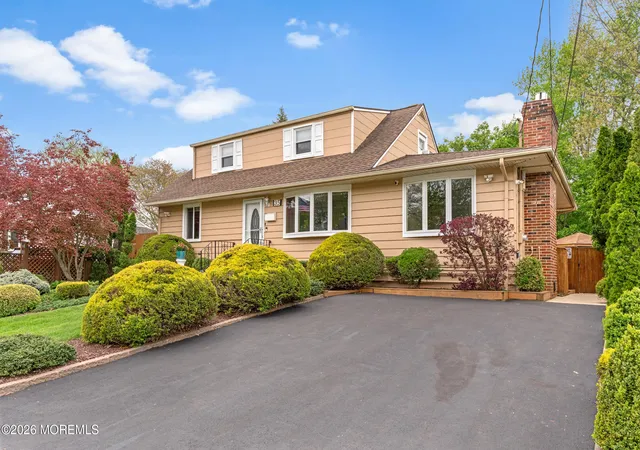 Homes for sale in Old Bridge, NJ | 35 Mimi Rd, Old Bridge, NJ 08857 | MLS# 22611614