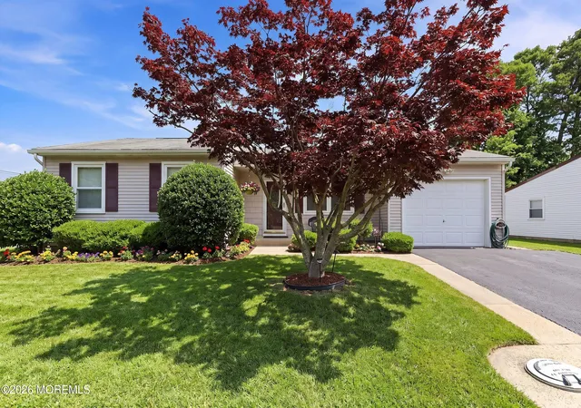 Photo 1 of Single family home for sale at 3 Apple Ln, Whiting, NJ 08759 | MLS# 22611145 | Listing updated on 2026-09-09