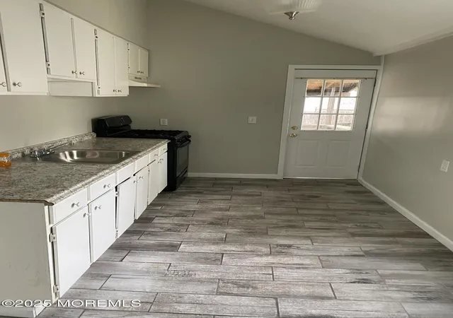 Photo 3 of House for sale at 124 Spruce St, Bloomfield, NJ 07003 | MLS# 22611143 | Listing updated on 2026-07-09