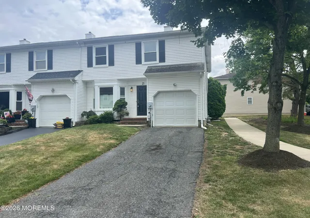 Homes for sale in Englishtown, NJ | 21 Carriage Ln, Englishtown, NJ 07726 | MLS# 22619323