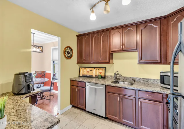 5th image of 305 Owls Nest Ct, Jackson, NJ 08527 | MLS# 22611663