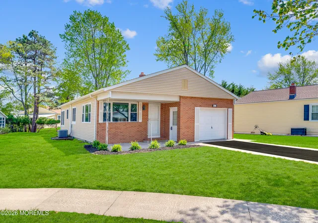 4th image of 47 Normanton Ct, Toms River, NJ 08757 | MLS# 22611559