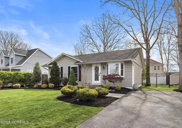 Homes for sale in Manahawkin, NJ | 139 Bosun Ave, Manahawkin, NJ 08050 | MLS# 22611623