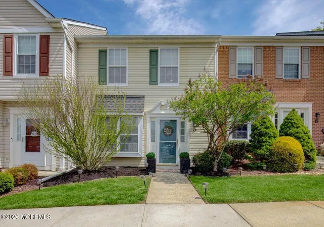 Homes for sale in Freehold, NJ | 19 Haverford Ct #5, Freehold, NJ 07728 | MLS# 22611724