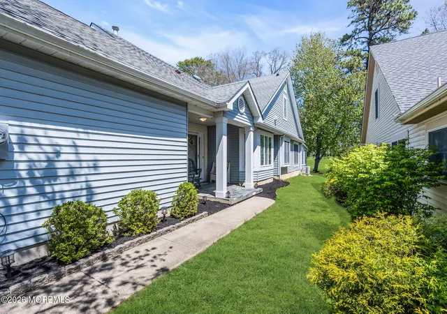 3rd image of 1698 Buttonwood Ave, Toms River, NJ 08755 | MLS# 22612153