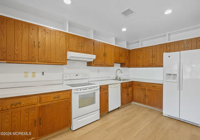 Homes for sale in Manalapan, NJ | 90 Arrowood Rd #E, Manalapan, NJ 07726 | MLS# 22611759