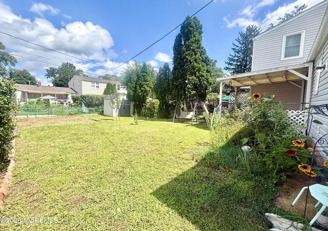 Listing Photo 5 - Condo for sale in building located at 98 Belshaw Ave, Eatontown, NJ 07724