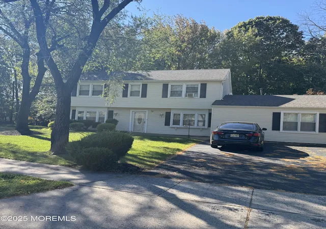 5th image of 28 Cypress Ln, Matawan, NJ 07747 | MLS# 22611872
