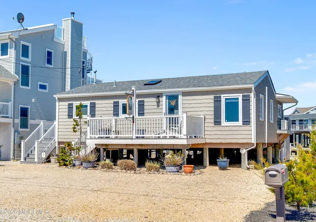 Homes for sale in Tuckerton, NJ | 264 Heron Rd, Tuckerton, NJ 08087 | MLS# 22611987