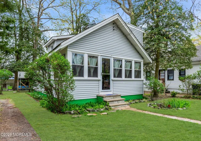 2nd image of 109 Martin Rd, Toms River, NJ 08753 | MLS# 22614343
