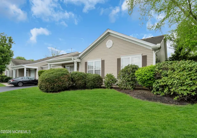 Homes for sale in Lakewood, NJ | 419 Spring Meadow Dr, Lakewood, NJ 08701 | MLS# 22613636
