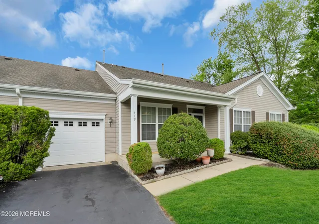Homes for sale in Lakewood, NJ | 419 Spring Meadow Dr, Lakewood, NJ 08701 | MLS# 22613636
