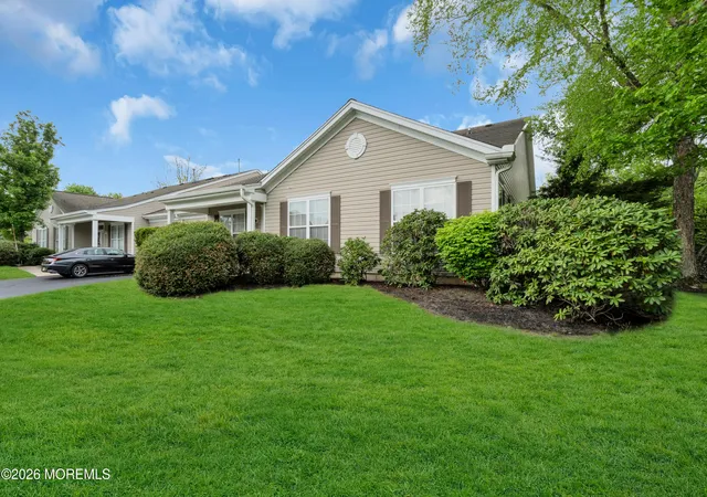 Homes for sale in Lakewood, NJ | 419 Spring Meadow Dr, Lakewood, NJ 08701 | MLS# 22613636