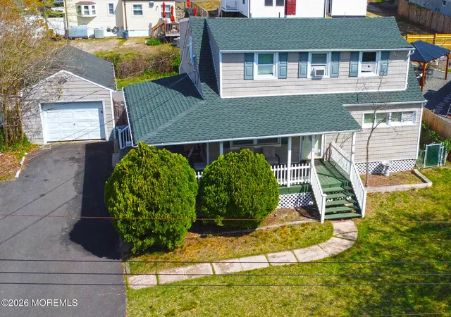 3rd image of 10 Fairway Dr, Toms River, NJ 08753 | MLS# 22612394