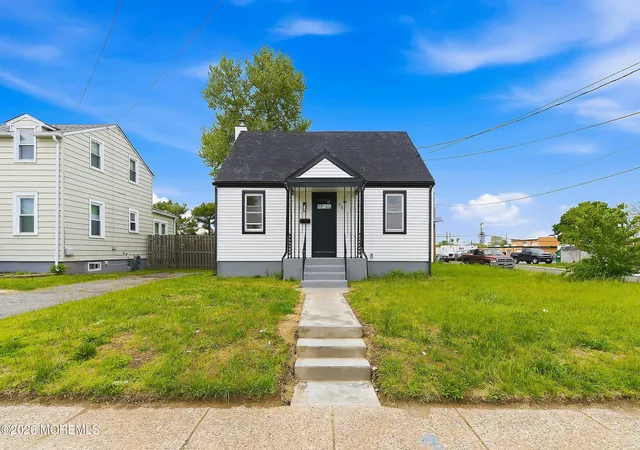 Homes for sale in Burlington City, NJ | 33 Morris St, Burlington City, NJ 08016 | MLS# 22612508