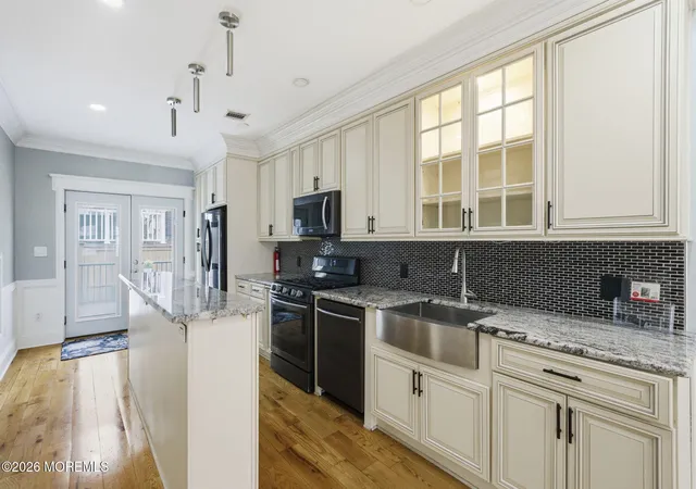 Homes for sale in Jersey City, NJ | 245 Jewett Ave, Jersey City, NJ 07304 | MLS# 22615522
