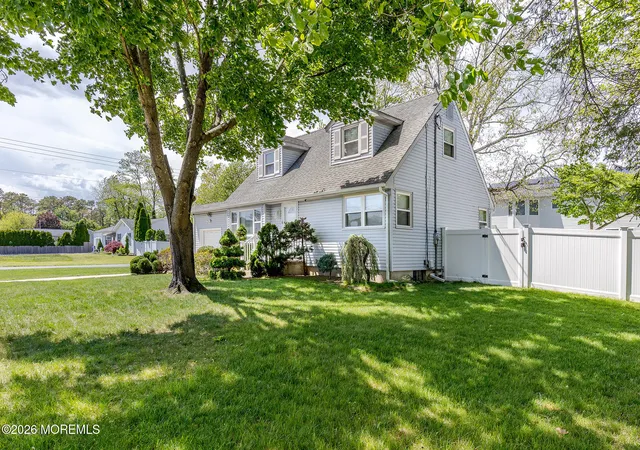 3rd image of 1801 Broadway Blvd, Toms River, NJ 08757 | MLS# 22614294
