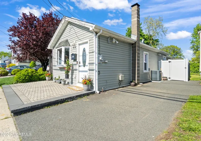 Homes for sale in Keyport, NJ | 212 Atlantic St, Keyport, NJ 07735 | MLS# 22612919