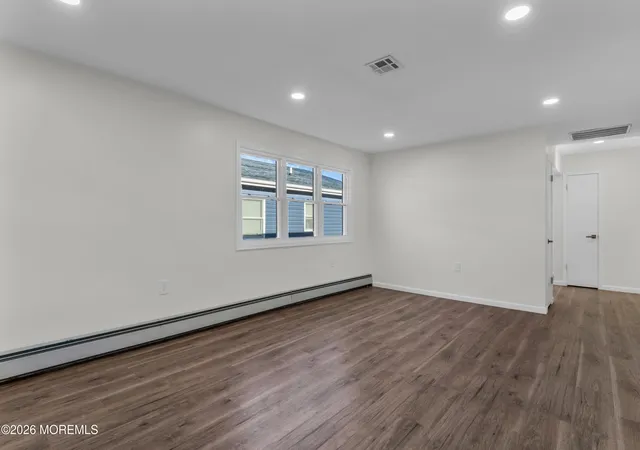 Photo 3 of Single family home for sale at 3 Madras Ct, Toms River, NJ 08757 | MLS# 22612937 | Listing updated on 2026-08-28
