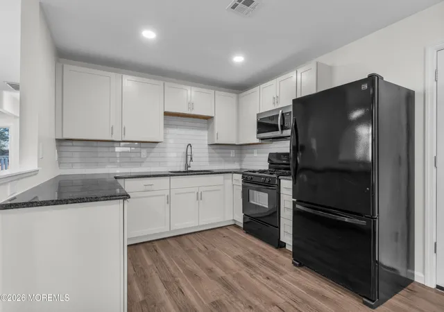 Photo 4 of Single family home for sale at 3 Madras Ct, Toms River, NJ 08757 | MLS# 22612937 | Listing updated on 2026-08-28