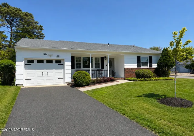 Homes for sale in Toms River, NJ | 2 Brakenbury Dr, Toms River, NJ 08757 | MLS# 22613051