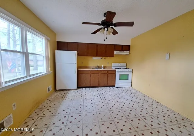 3rd image of 736 Kevin Ct, Brick, NJ 08724 | MLS# 22613105