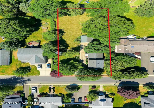 Photo 4 of Sale Pending at 39 Golf St, West Long Branch, NJ 07764 | MLS# 22617576 | Listing updated on 2026-08-12