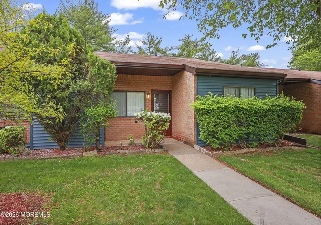 Homes for sale in Manalapan, NJ | 220 Medford Ct #C, Manalapan, NJ 07726 | MLS# 22614040