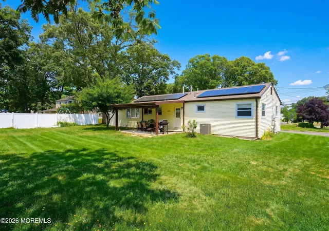 2nd image of 1047 Crystal Dr, Toms River, NJ 08753 | MLS# 22620136