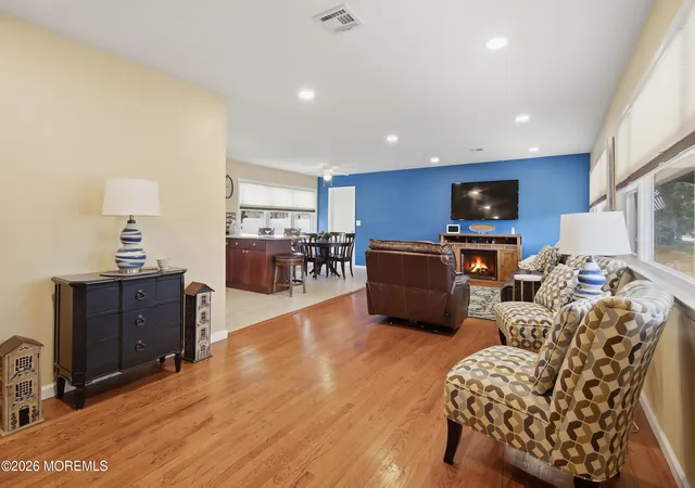5th image of 1047 Crystal Dr, Toms River, NJ 08753 | MLS# 22620136