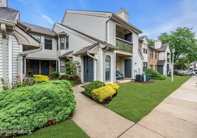 Homes for sale in Parlin, NJ | 212 Sunshine Ct #212, Parlin, NJ 08859 | MLS# 22615625