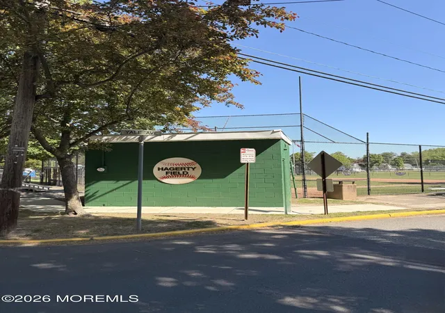 Listing Photo 2 - Condo for sale in building located at 104 Union Ave, Stratford, NJ 08084 - Unit #