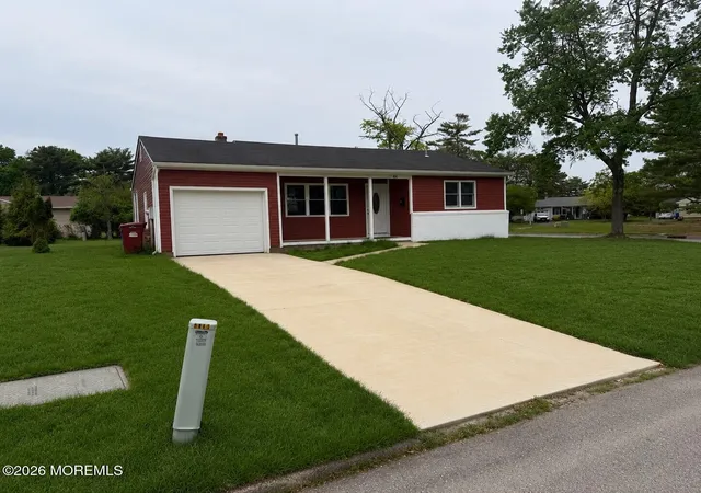 Photo 1 of Single family home for sale at 44 Chancellor Ct, Toms River, NJ 08757 | MLS# 22613504 | Listing updated on 2026-07-23