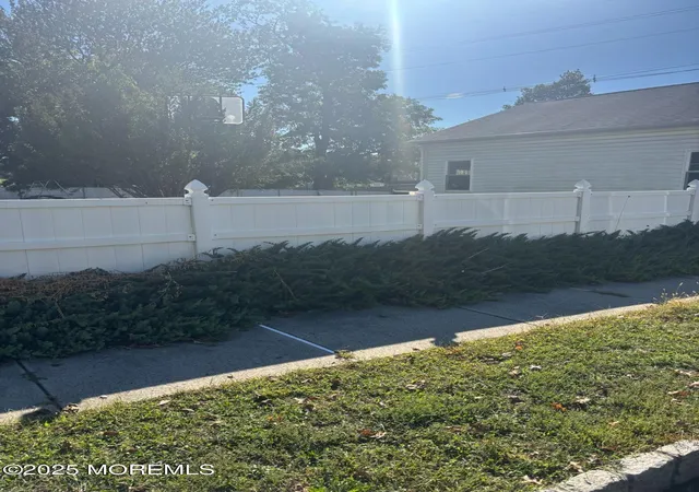 Photo 1 of Sale Pending at 7 Candy Ct, Edison, NJ 08817 | MLS# 22613488 | Listing updated on 2026-09-22