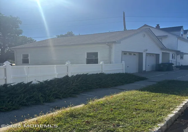 Photo 3 of Sale Pending at 7 Candy Ct, Edison, NJ 08817 | MLS# 22613488 | Listing updated on 2026-09-22